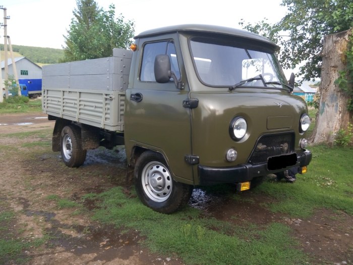 УАЗ 3303 бортовой грузовой
