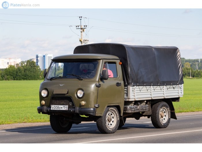 УАЗ 452 3303 бортовой
