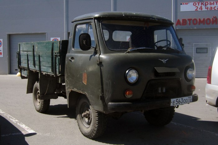 УАЗ 3303 бортовой грузовик
