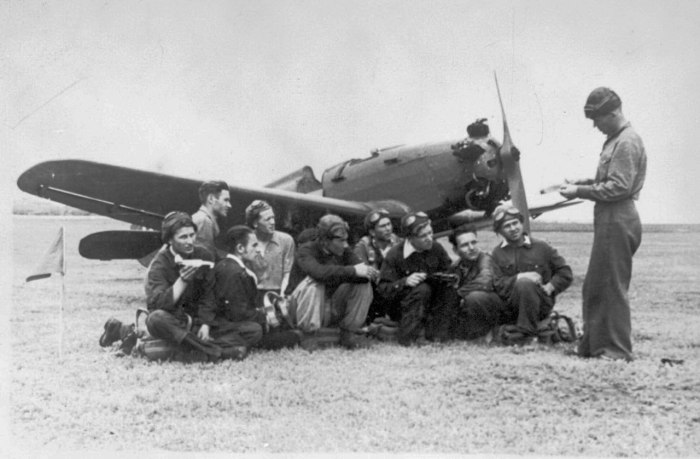 "Яковлев УТ-2