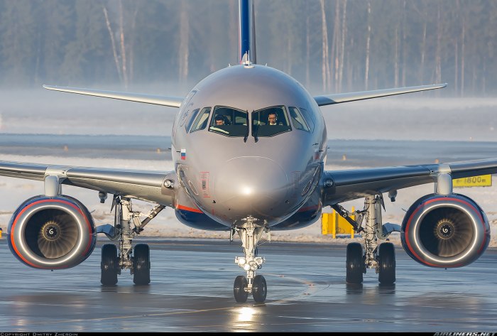 Sukhoi SSJ 100