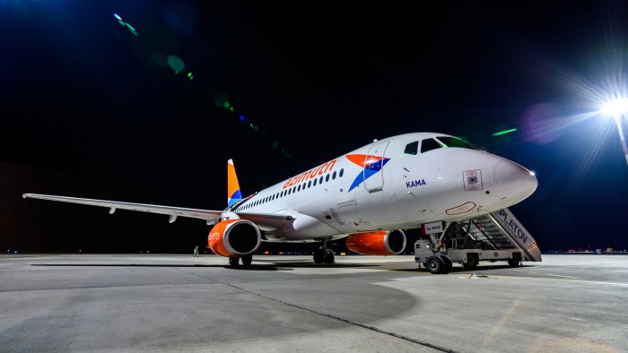 Сухой Superjet 100