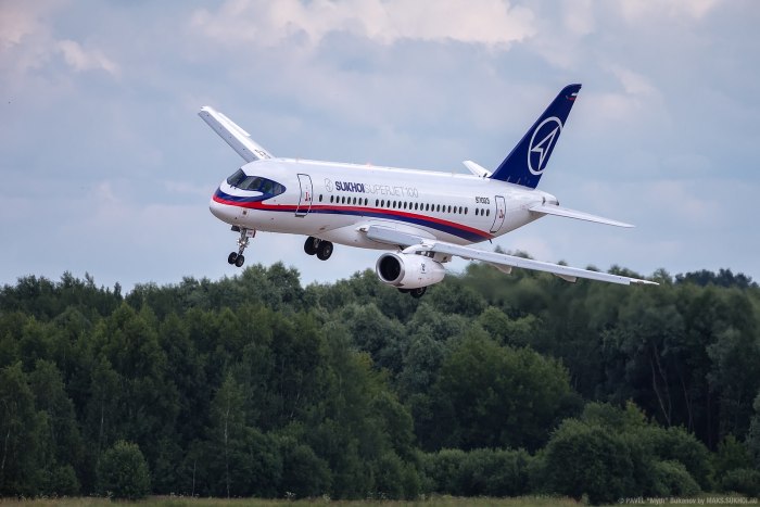 Bombardier crj200 Северсталь авиа
