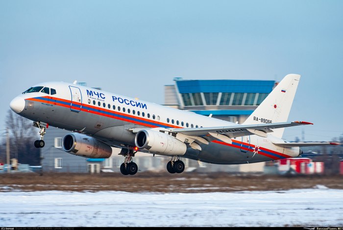 Sukhoi Superjet 100-95lr