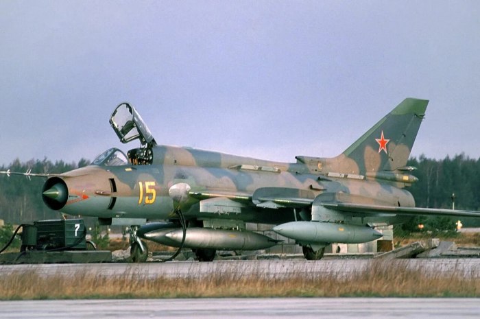Су-17 истребитель