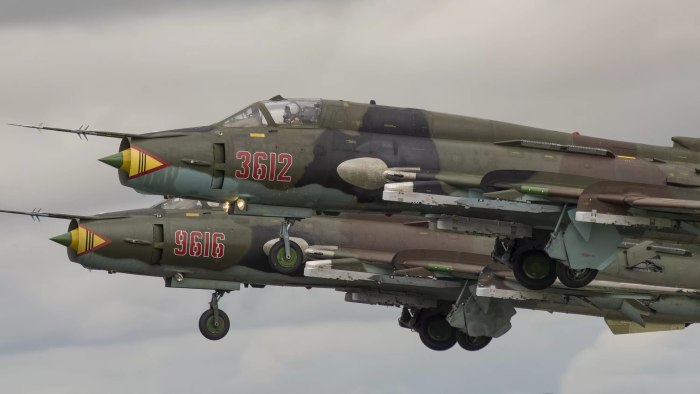 Су-17 самолет