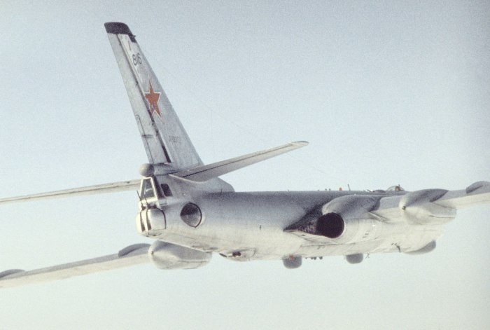 Бомбардировщик реактивный ту-16