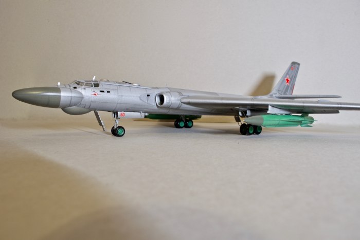 Самолет ту 16к 26