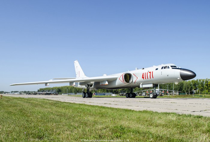 Бомбардировщик реактивный ту-16