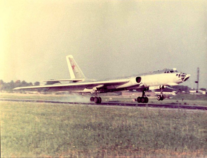 Самолет ту 16