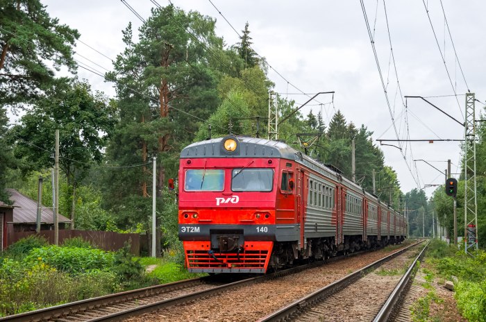 Поезд 140м