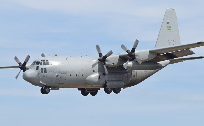 Самолёт Lockheed c-130 Hercules