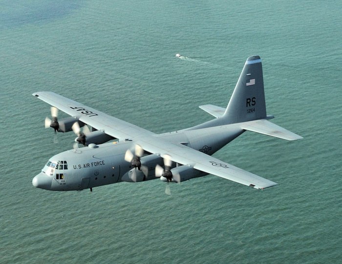 Самолет Hercules c130