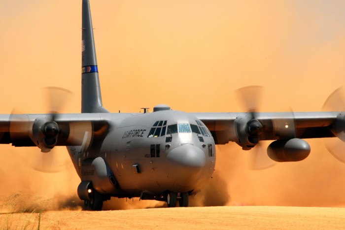 Самолёт Lockheed c-130 Hercules