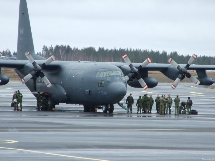 Самолёт Lockheed c-130 Hercules