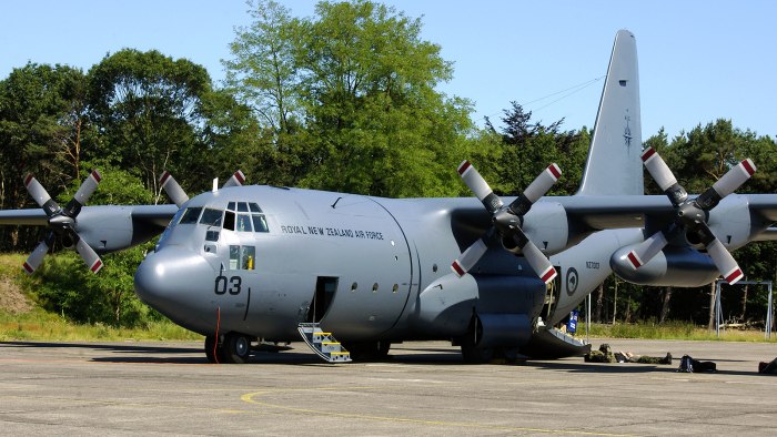 Самолет Hercules c130