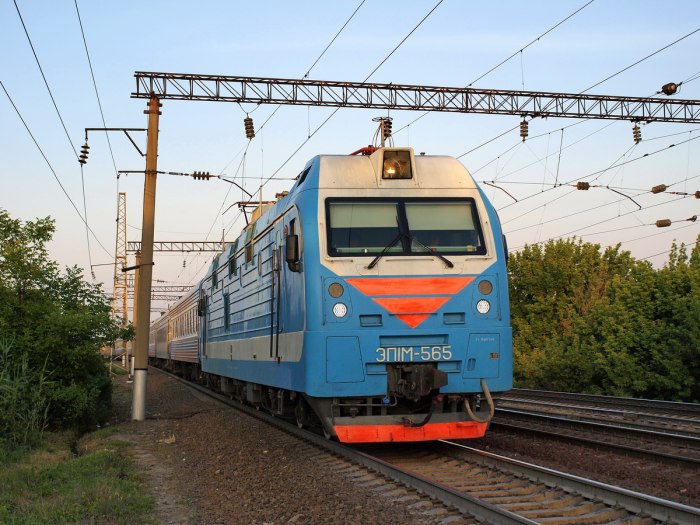 Эп1м электровоз голубой