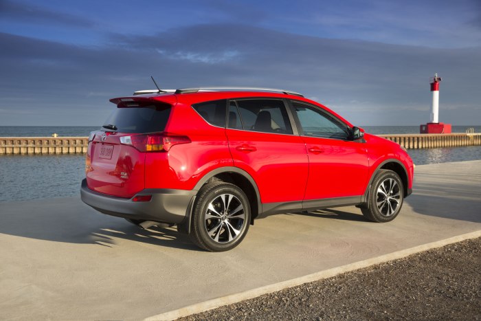 Toyota rav4 красный