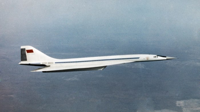 Сверхзвуковой пассажирский самолет ту-144