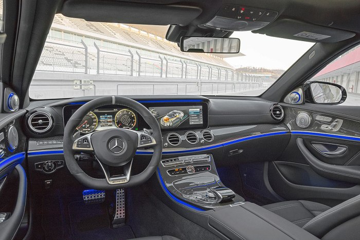 Mercedes Benz e63 AMG салон
