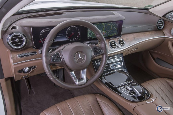 Мерседес e213 салон