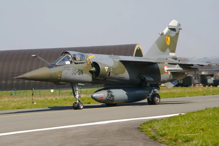 Мираж ф1 самолет