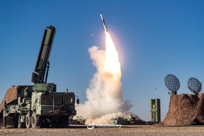 С-400 зенитный ракетный Триумф
