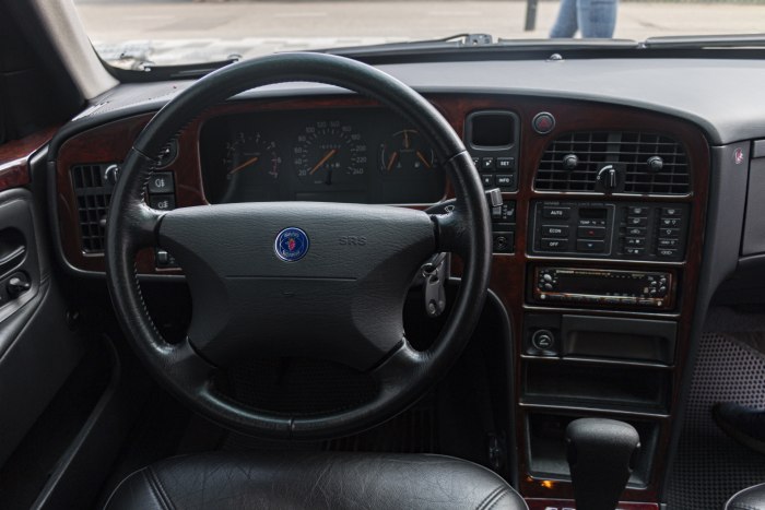 Saab 9000 Turbo салон