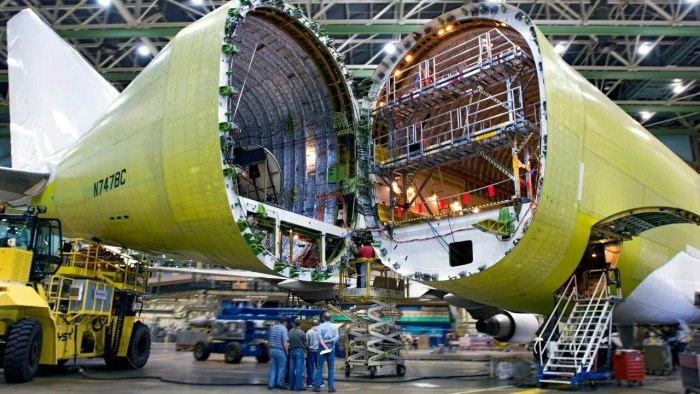 Завод Боинг 747