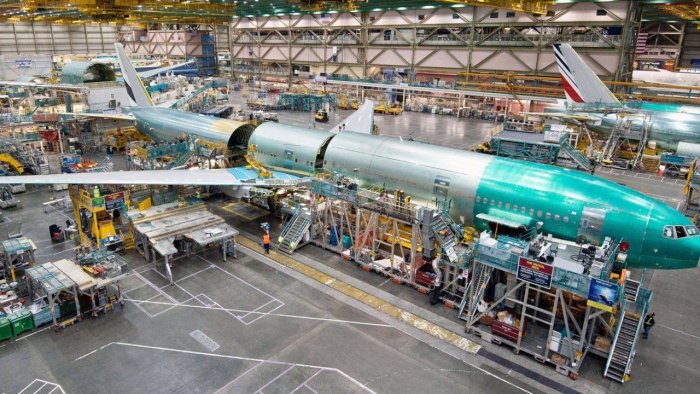 Боинг 777 на заводе