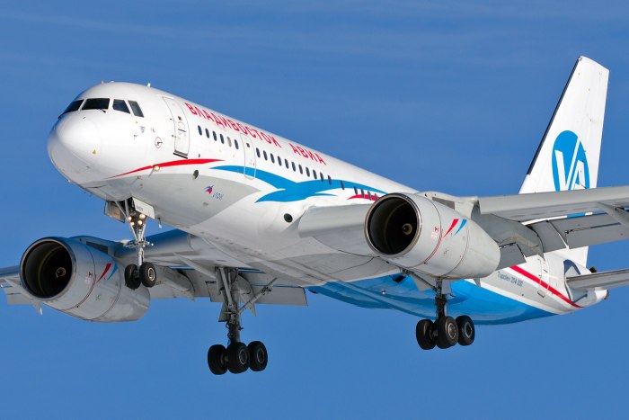 Ту-204 двухдвигательный реактивный самолёт