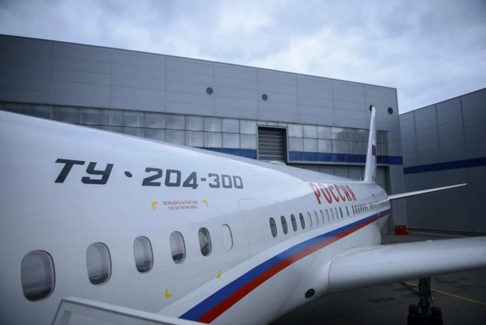 Ту-204 пассажирский самолёт