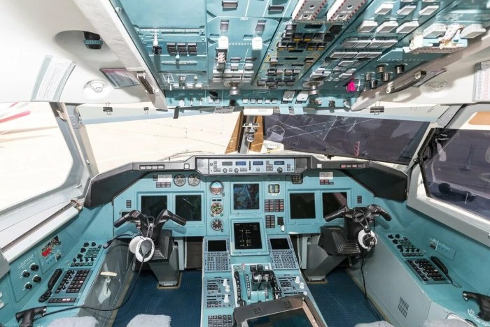Ту 214 кабина пилотов