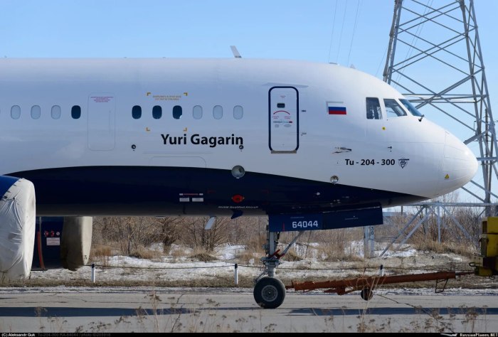 Ту 204 самолет