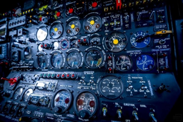 Приборная панель самолета АН 26
