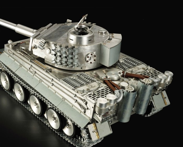 Радиоуправляемый танк Heng long German Tiger i масштаб 1 6 RTR 2.4G hl00xl