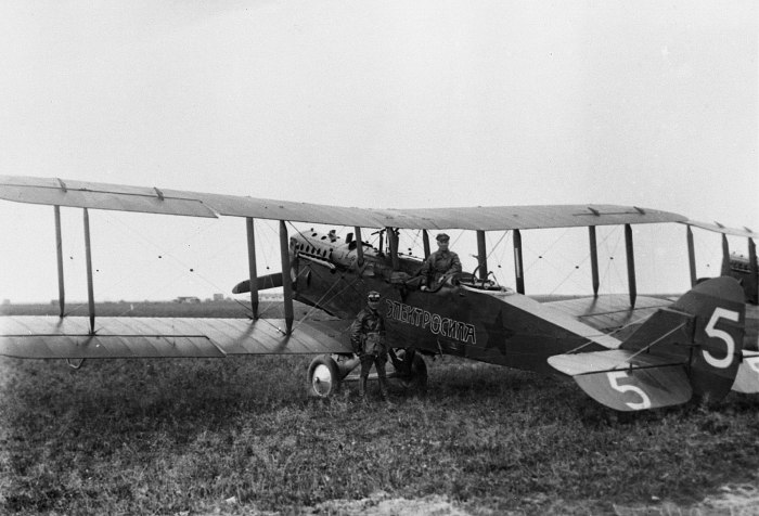 Самолет-разведчик р-1