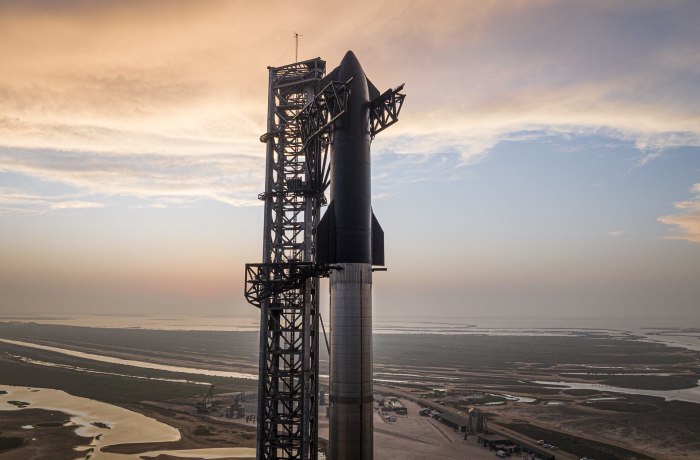 Starship super Heavy SPACEX