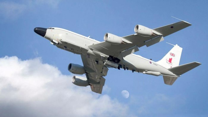 RC 135 самолет разведчик