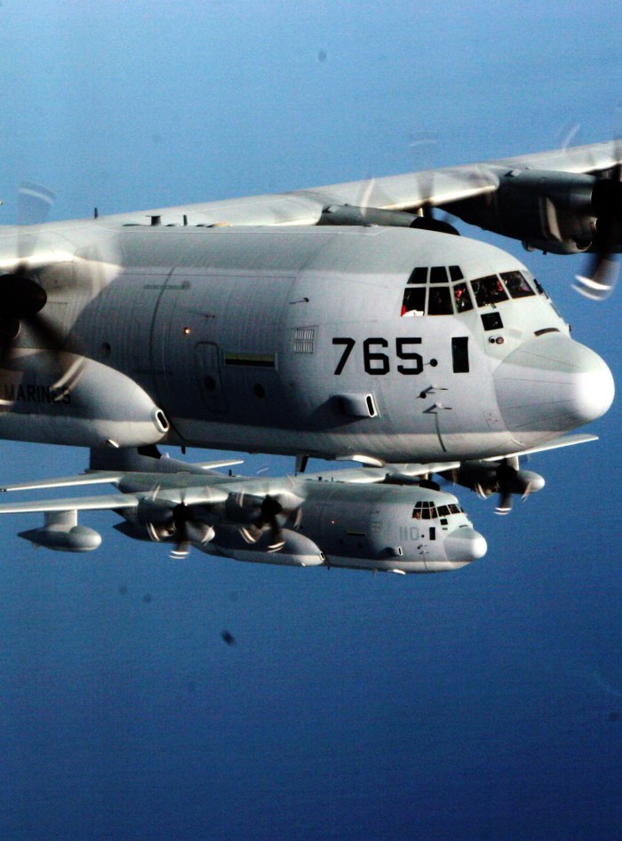 Самолет Hercules c130
