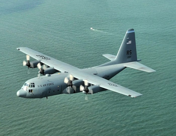Самолет Hercules c130
