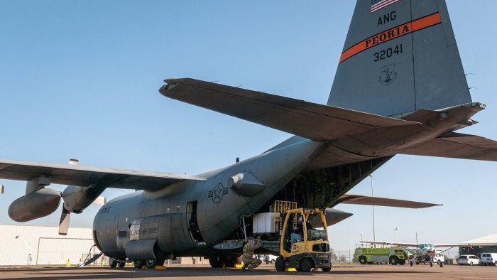 Самолет Hercules c130
