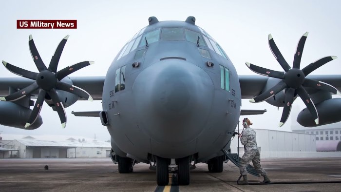 Самолет c-130 Hercules Propeller