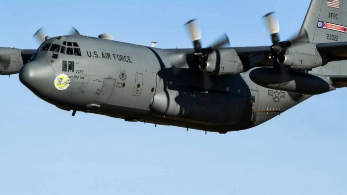Самолет Hercules c130