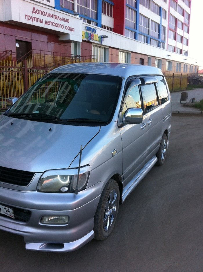 Toyota Lite Ace Noah