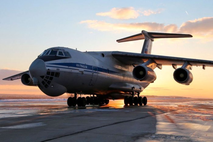Грузовой самолет ил-76
