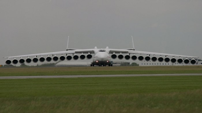 АН-225 И a380