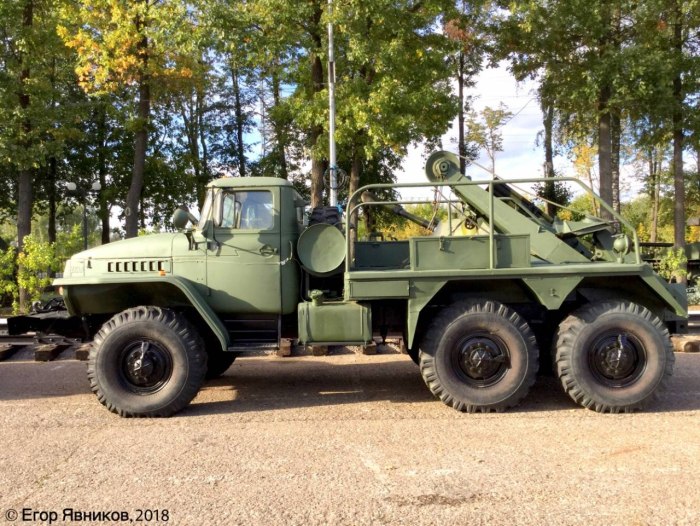 Урал КТЛ 4320 тягач