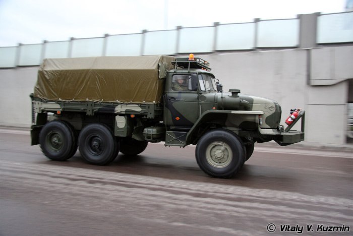 Урал КТЛ 4320 тягач