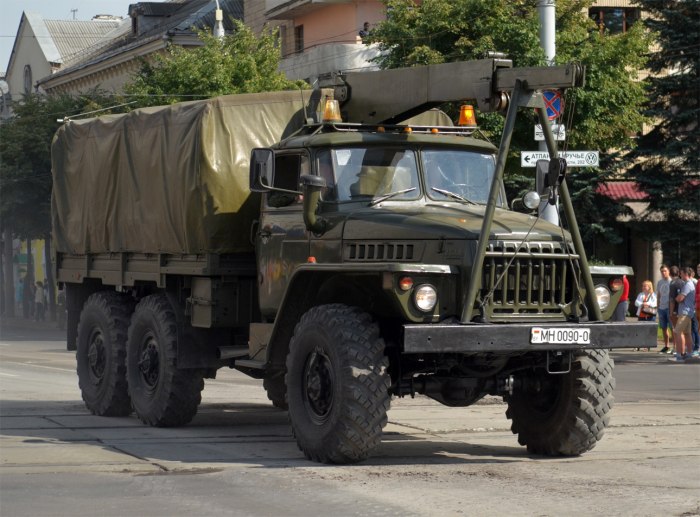 Урал 4320 бортовой военный